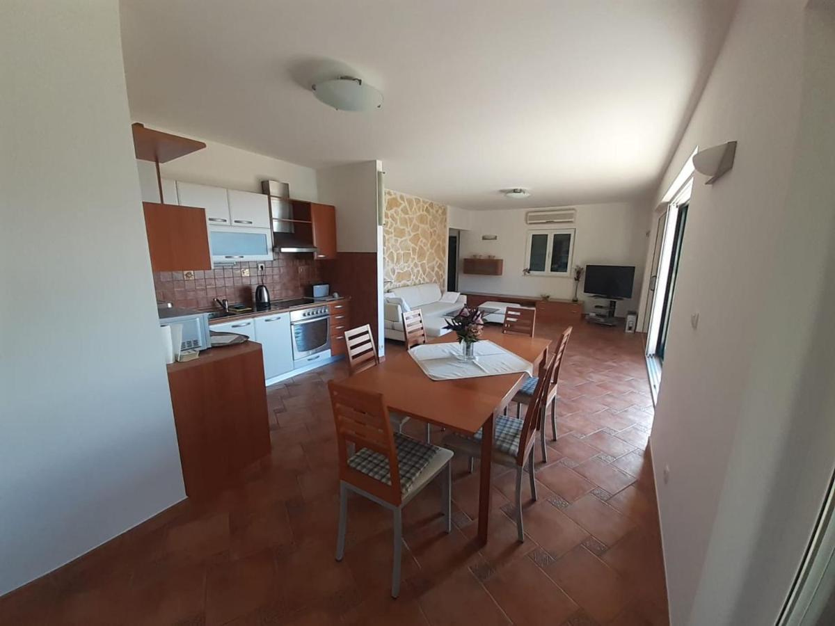 Apartments Ilicic Supetar Exterior photo