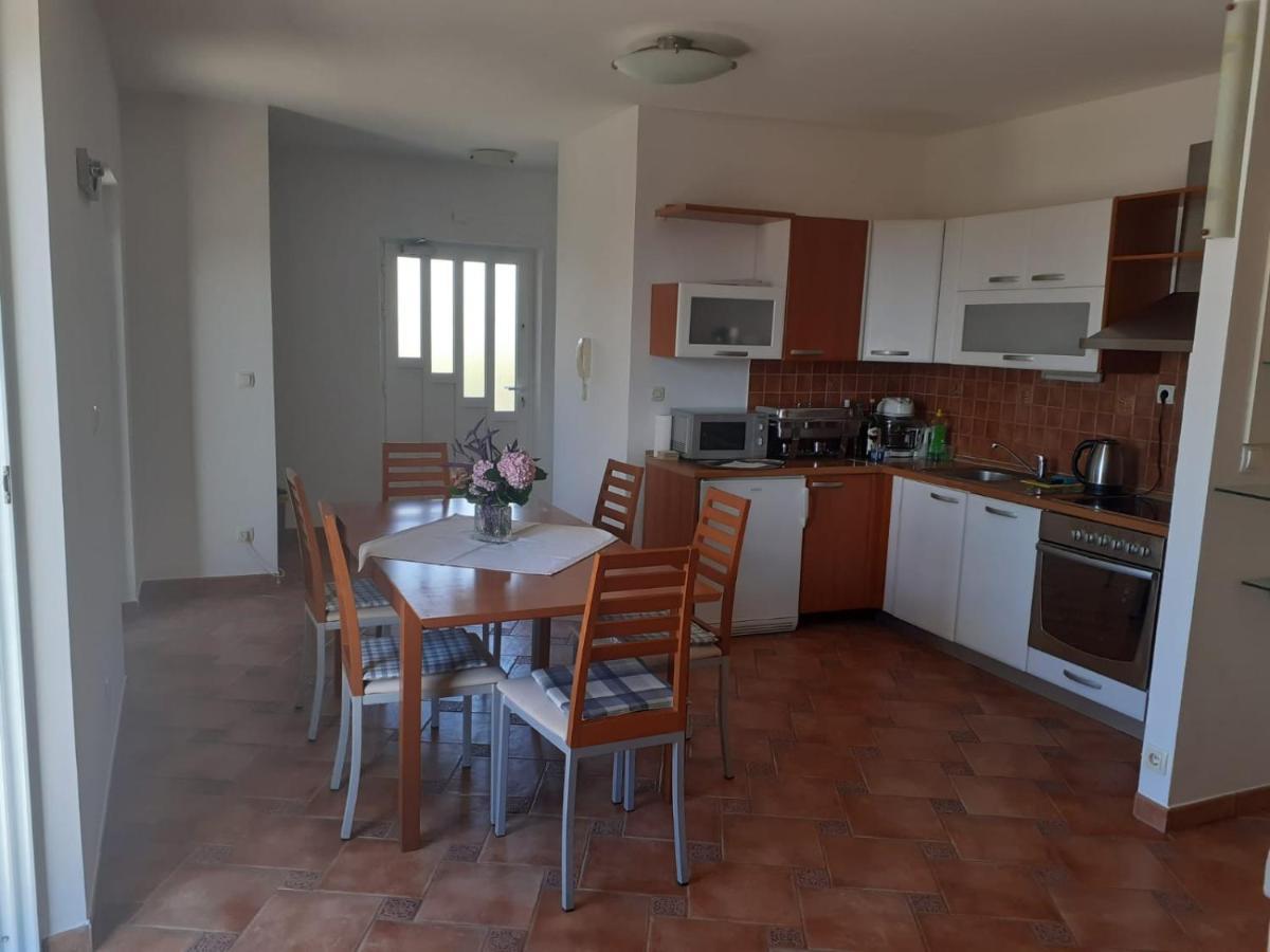 Apartments Ilicic Supetar Exterior photo