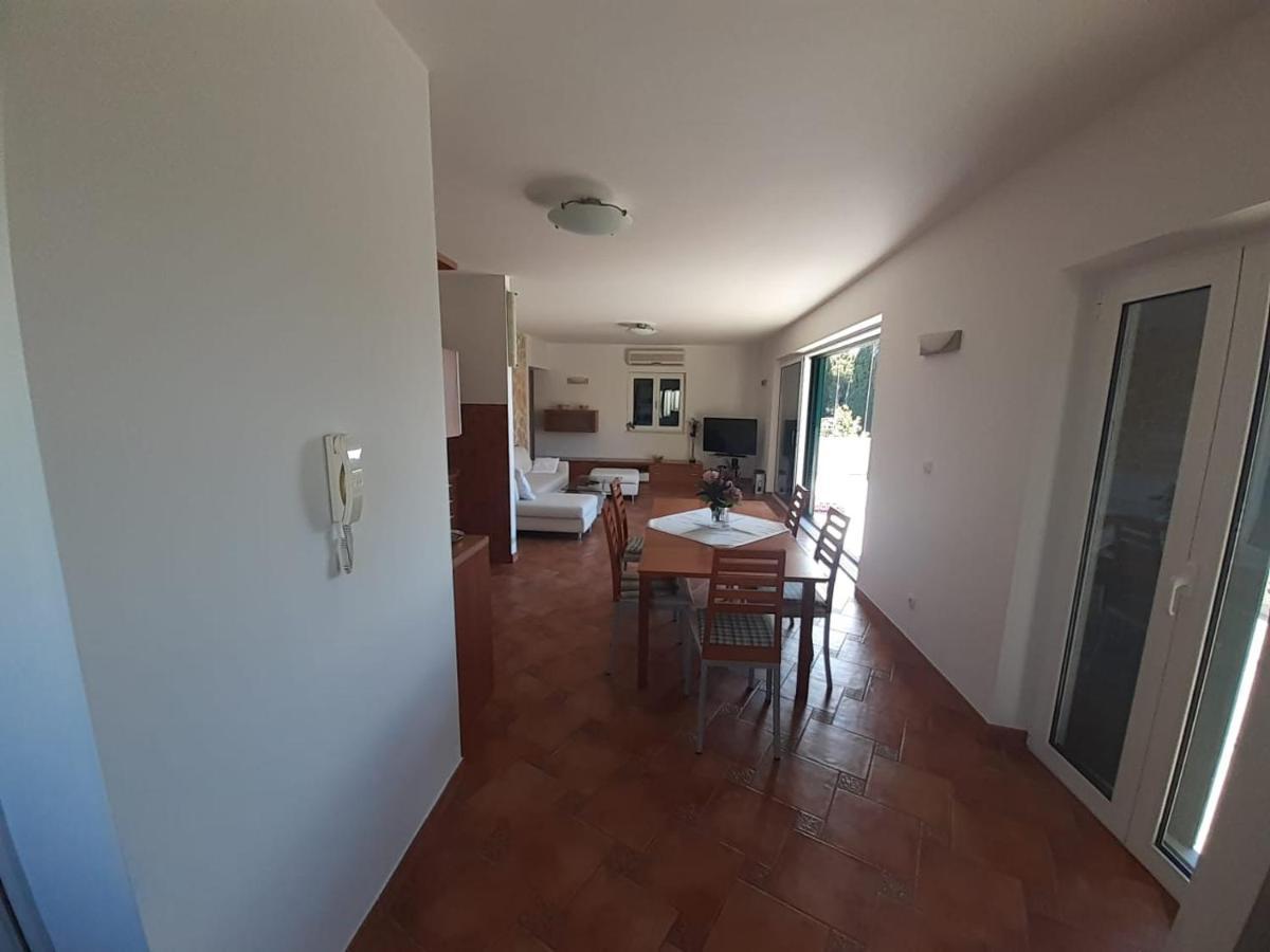 Apartments Ilicic Supetar Exterior photo