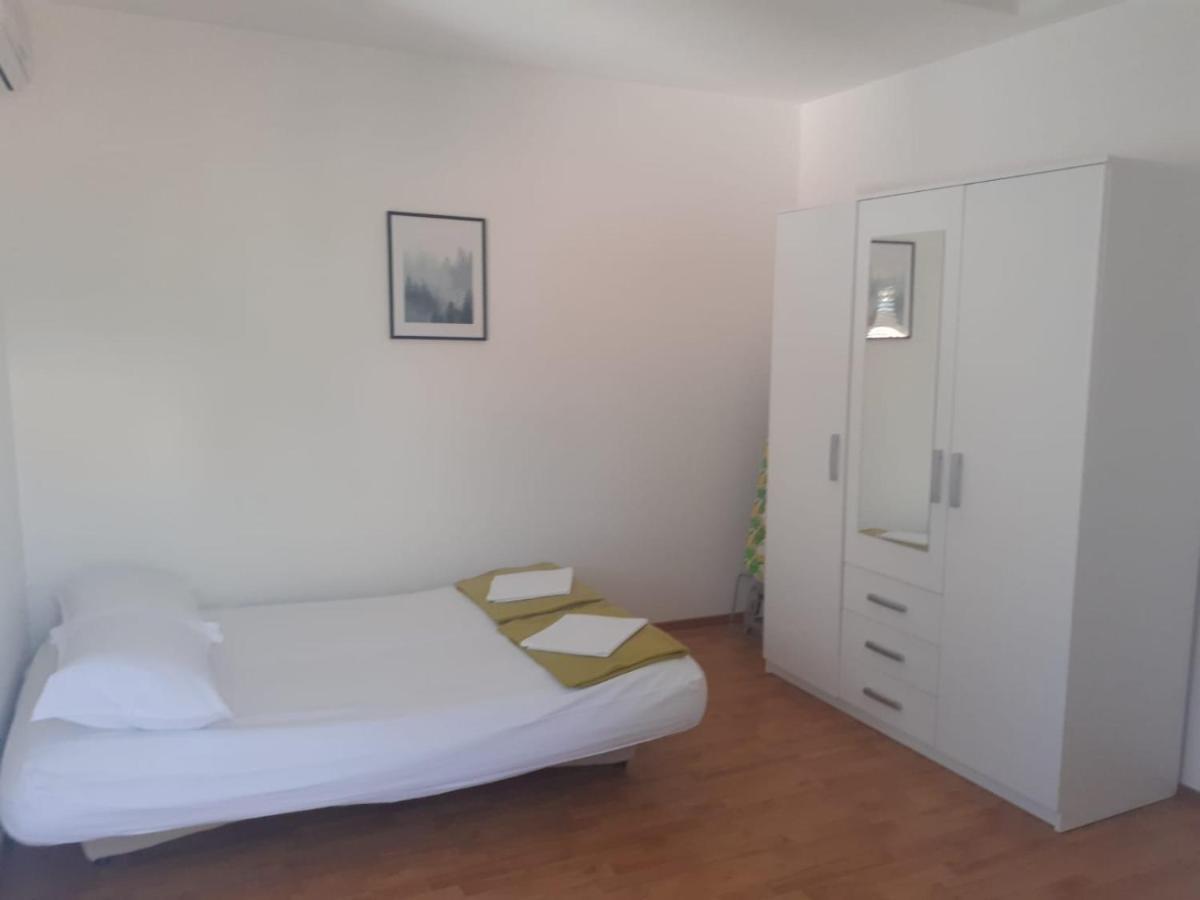 Apartments Ilicic Supetar Exterior photo